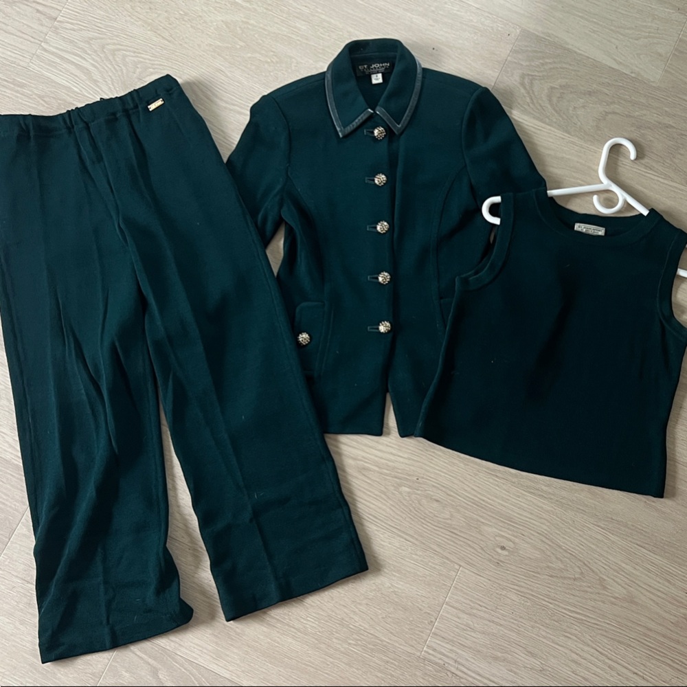 St. John Knit Green Women's Pantsuit Set